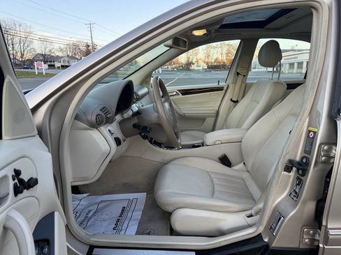 Used 2005 Mercedes-Benz C 320 Sedan image 10