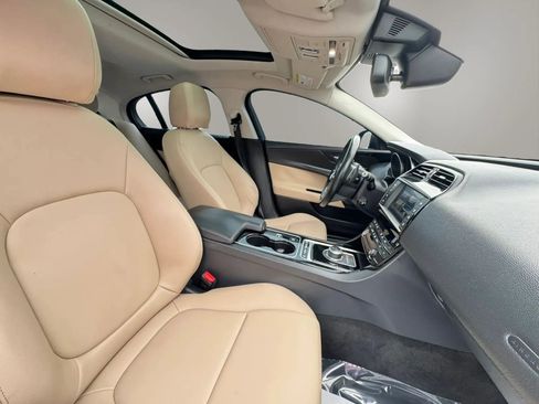 Used 2017 Jaguar XE RWD image 15