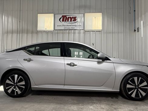 Used 2019 Nissan Altima 2.5 SL image 2