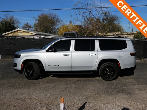 Used 2024 Jeep Wagoneer L Series II w/ Convenience Group I image 2