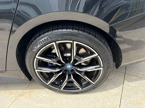 Used 2022 BMW i4 eDrive40 w/ M Sport Package RWD image 11