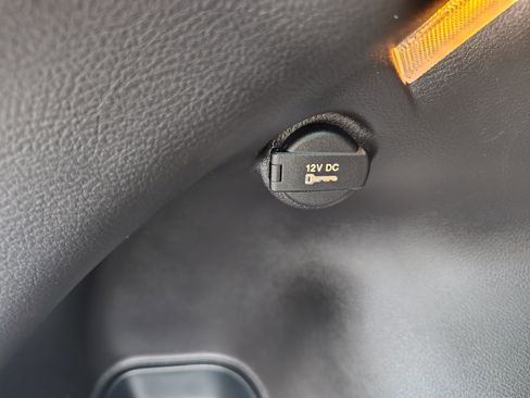 Used 2024 Jeep Compass Latitude image 12