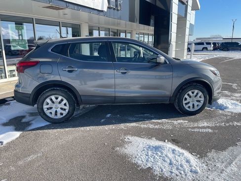 Used 2019 Nissan Rogue Sport S image 9