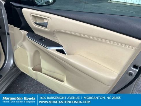 Used 2016 Toyota Camry XLE w/ Moonroof Package image 38