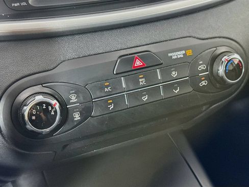 Used 2019 Kia Sorento L FWD image 18