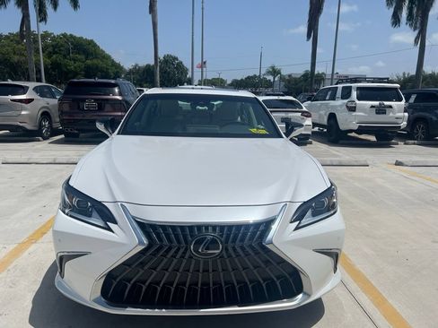 Used 2024 Lexus ES 350 w/ Premium Package FWD image 7