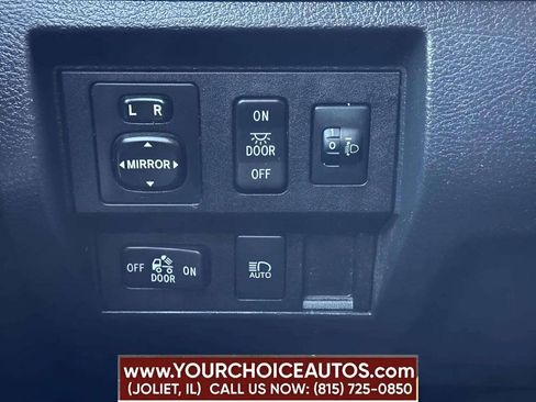 Used 2018 Toyota Tundra SR5 AWD/4WD image 31