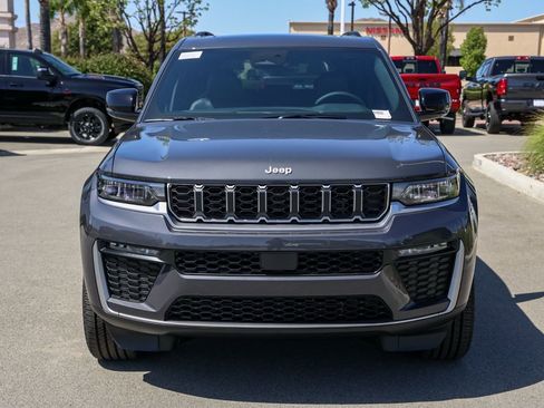 New 2026 Jeep Grand Cherokee Limited RWD image 9