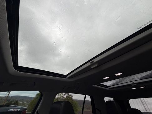 Used 2021 Chevrolet Traverse RS AWD/4WD image 24