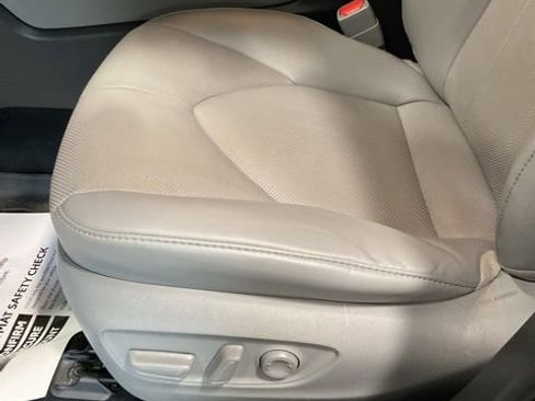Used 2022 Toyota Highlander Limited AWD/4WD image 16