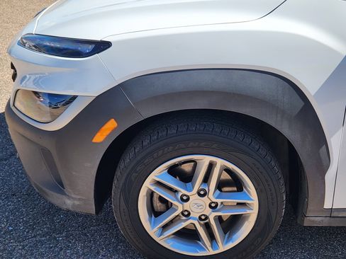 Used 2023 Hyundai Kona SE AWD/4WD image 6