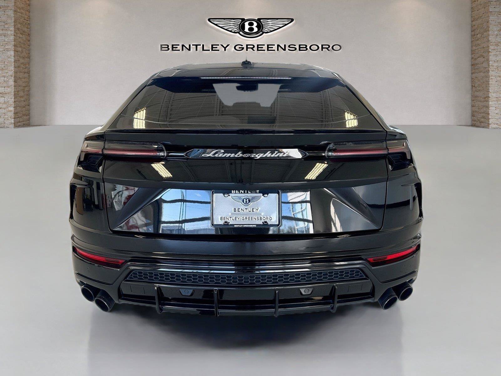 Used 2020 Lamborghini Urus AWD/4WD image 11