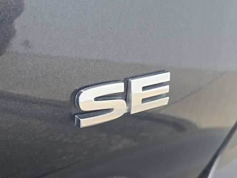 Used 2025 Mitsubishi Outlander SE FWD image 46