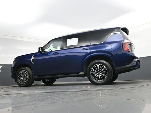 Used 2025 Nissan Armada SL AWD/4WD image 47