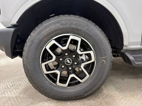 New 2026 Ford Bronco Outer Banks AWD/4WD image 11
