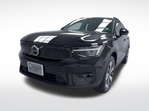 Used 2023 Volvo XC40 Recharge Plus AWD/4WD image 3