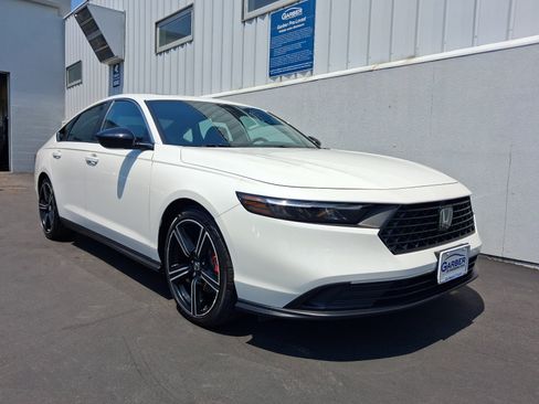 Used 2024 Honda Accord Sport image 7