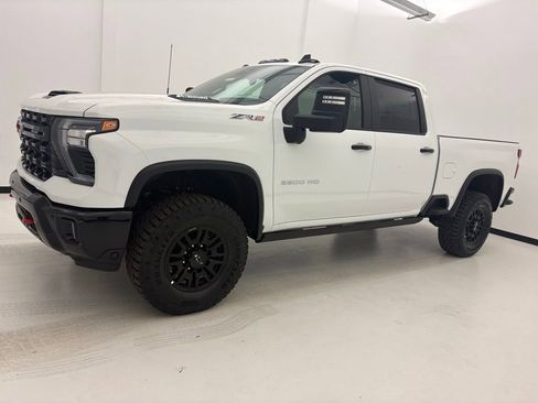 New 2026 Chevrolet Silverado 2500 ZR2 AWD/4WD image 22
