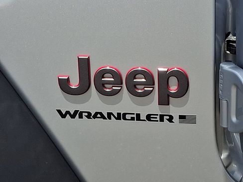 Used 2023 Jeep Wrangler Unlimited Rubicon w/ Xtreme 35 Tire Package AWD/4WD image 30