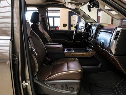 Used 2015 Chevrolet Silverado 2500 High Country w/ Duramax Plus Package image 27