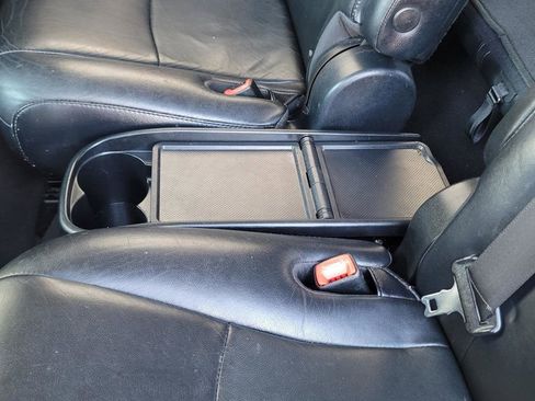 Used 2011 Toyota Highlander SE image 10