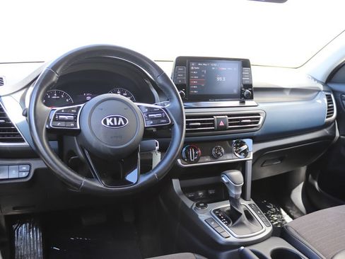 Used 2021 Kia Seltos S AWD/4WD image 3