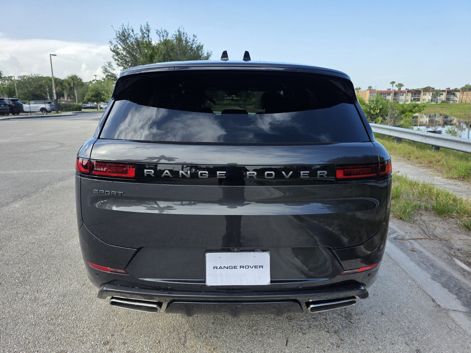 New 2026 Land Rover Range Rover Sport Dynamic SE AWD/4WD image 6
