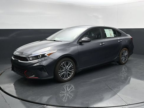 Used 2023 Kia Forte GT-Line FWD image 4