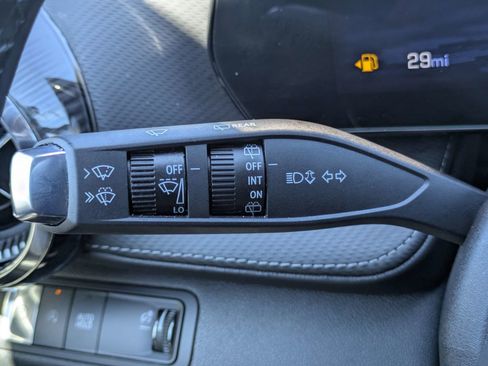 Used 2025 Chevrolet Equinox LT w/ Safety and Technology Package FWD image 18