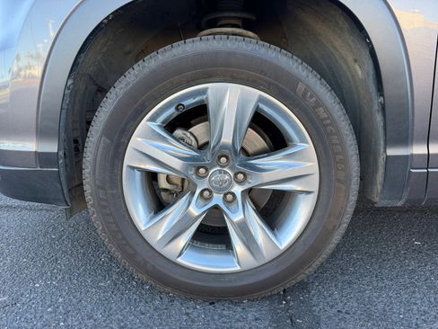 Used 2015 Toyota Highlander Limited image 26