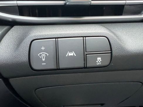 Used 2022 Hyundai Elantra Limited FWD image 27