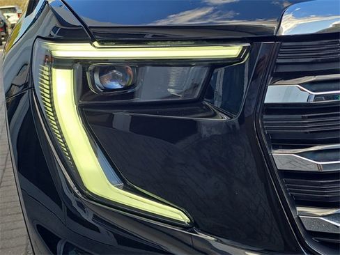 Certified 2025 GMC Acadia Elevation image 10