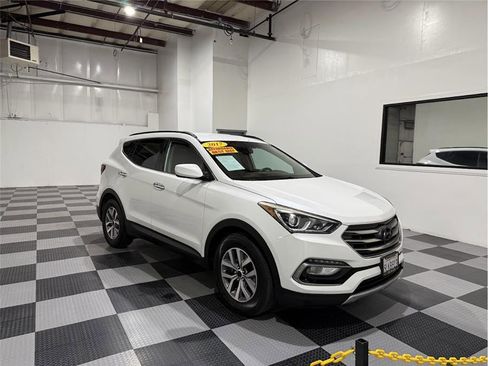 Used 2017 Hyundai Santa Fe Sport image 2