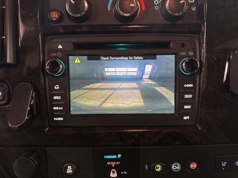 Used 2020 GMC Savana 2500 Extended w/ Enhanced Convenience Package RWD image 23