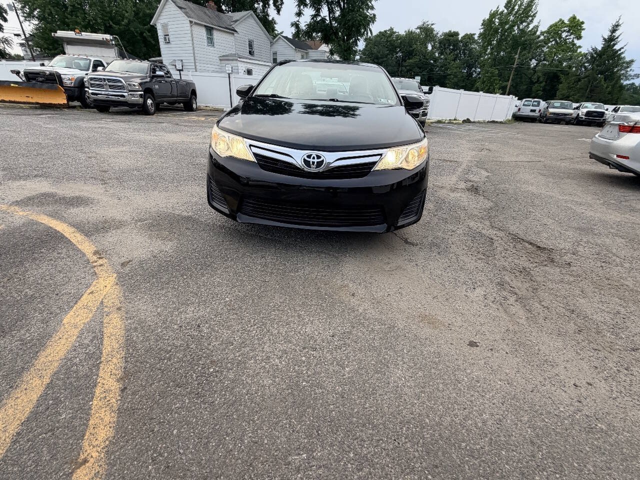 Used 2012 Toyota Camry LE FWD image 12