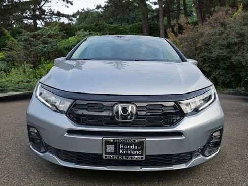 New 2026 Honda Odyssey Touring image 3