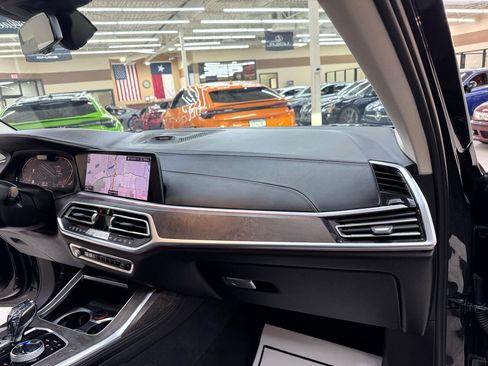 Used 2019 BMW X7 xDrive50i w/ Off-Road Package image 45