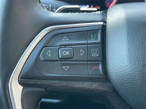 Used 2023 Jeep Grand Cherokee L Limited image 18