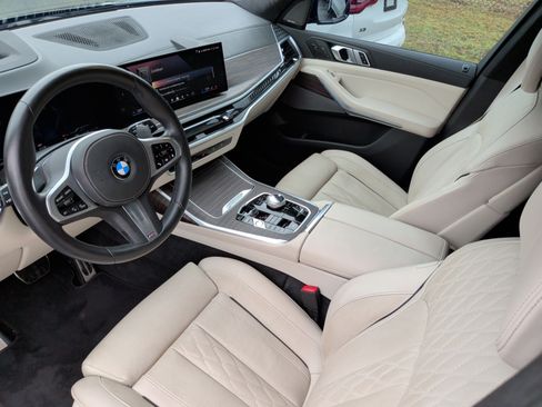 Certified 2024 BMW X7 xDrive40i w/ Executive Package image 15