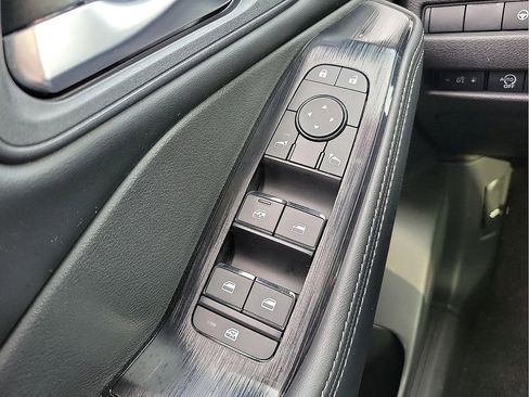Used 2023 Nissan Rogue SV w/ SV Premium B Package FWD image 13
