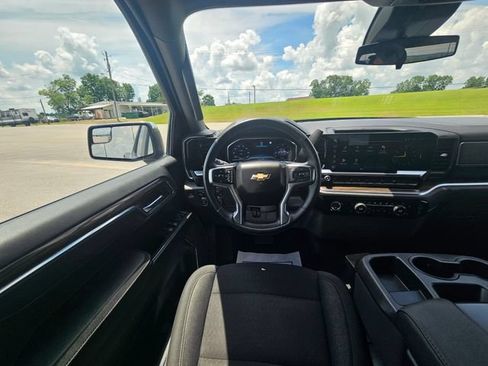 Used 2023 Chevrolet Silverado 1500 LT AWD/4WD image 13