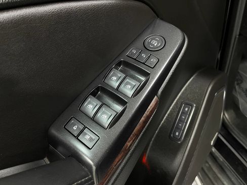 Used 2019 GMC Yukon SLT w/ Premium Edition AWD/4WD image 16