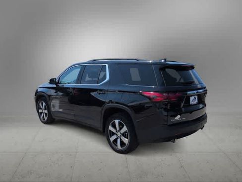 Used 2023 Chevrolet Traverse LT w/ LT Premium Package AWD/4WD image 6