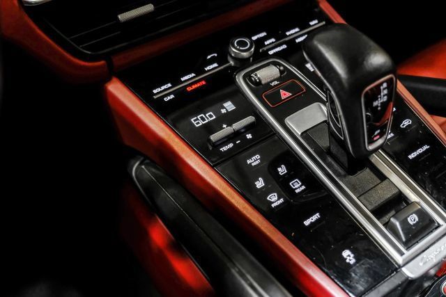 Used 2019 Porsche Cayenne AWD/4WD image 29
