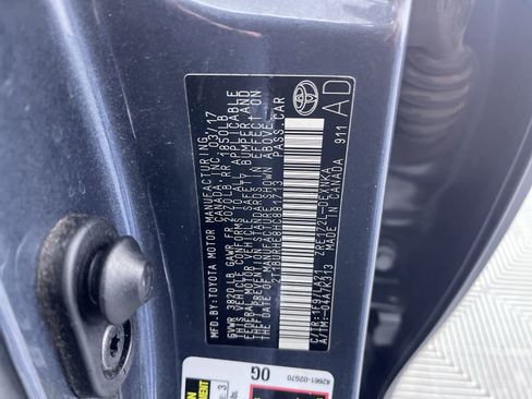 Used 2017 Toyota Corolla XLE w/ Carpet Mat Package (TMS) image 12