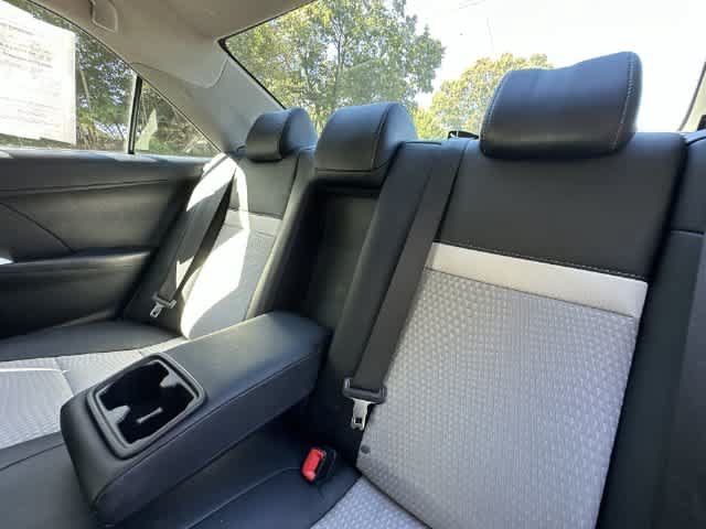 Used 2014 Toyota Camry SE FWD image 15