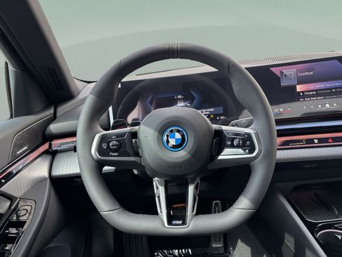Used 2026 BMW i5 eDrive40 w/ M Sport Package AWD/4WD image 23