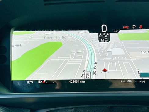 Used 2023 Land Rover Discovery Metropolitan Edition image 13