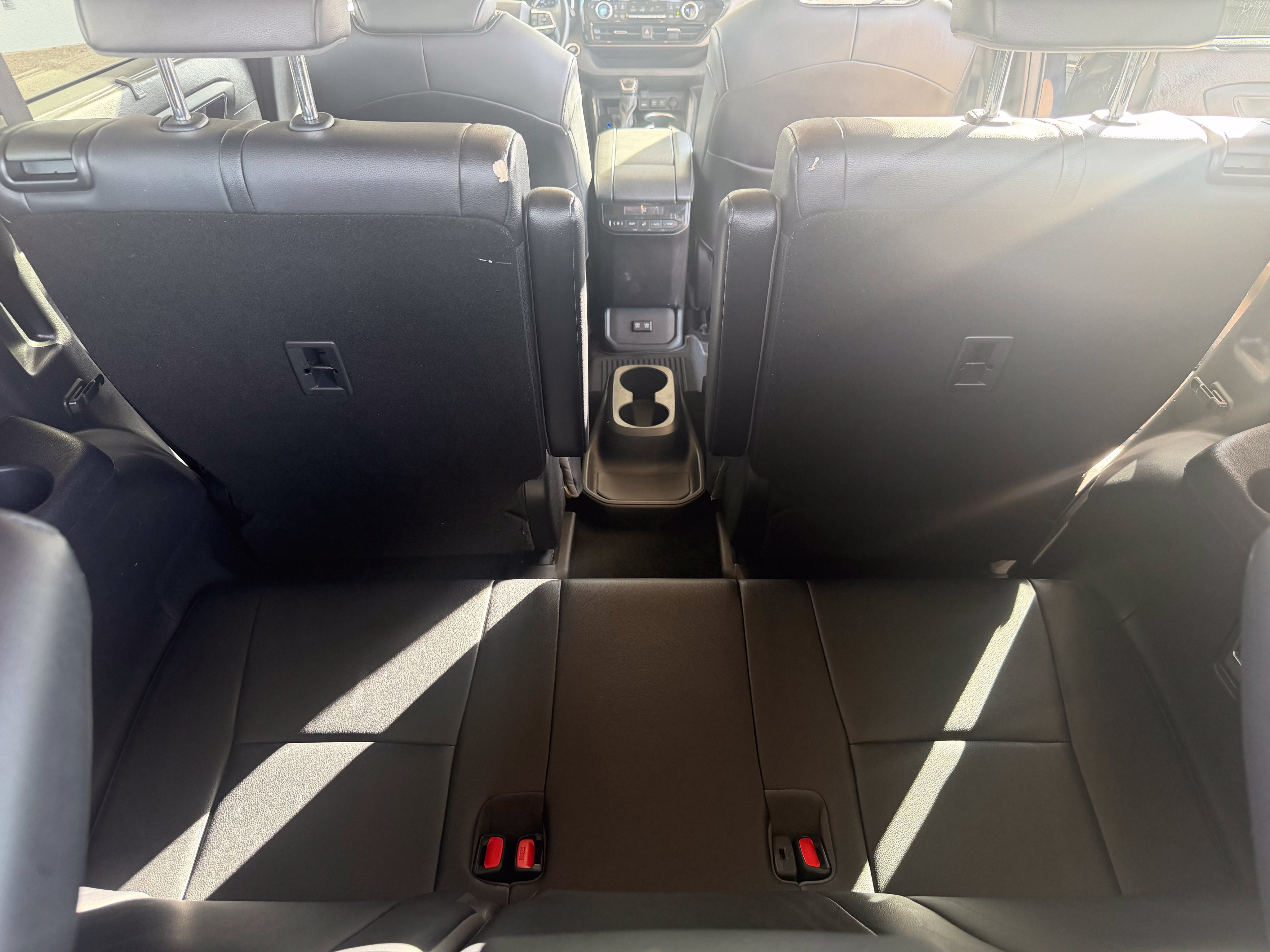 Used 2020 Toyota Highlander XLE FWD image 49