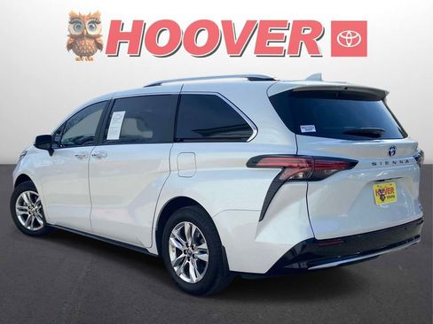 Used 2024 Toyota Sienna Limited FWD image 5